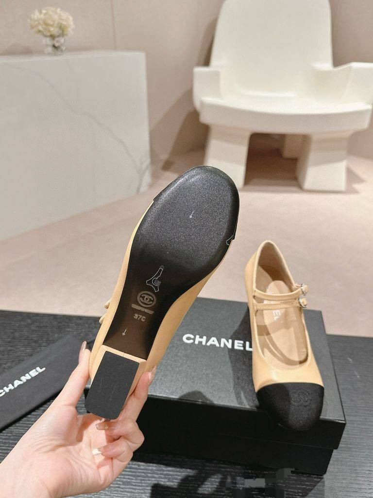 CHANEL
260 dhs💓
*SIZE 36 TO 41*
Zain224
♥️♥️♥️