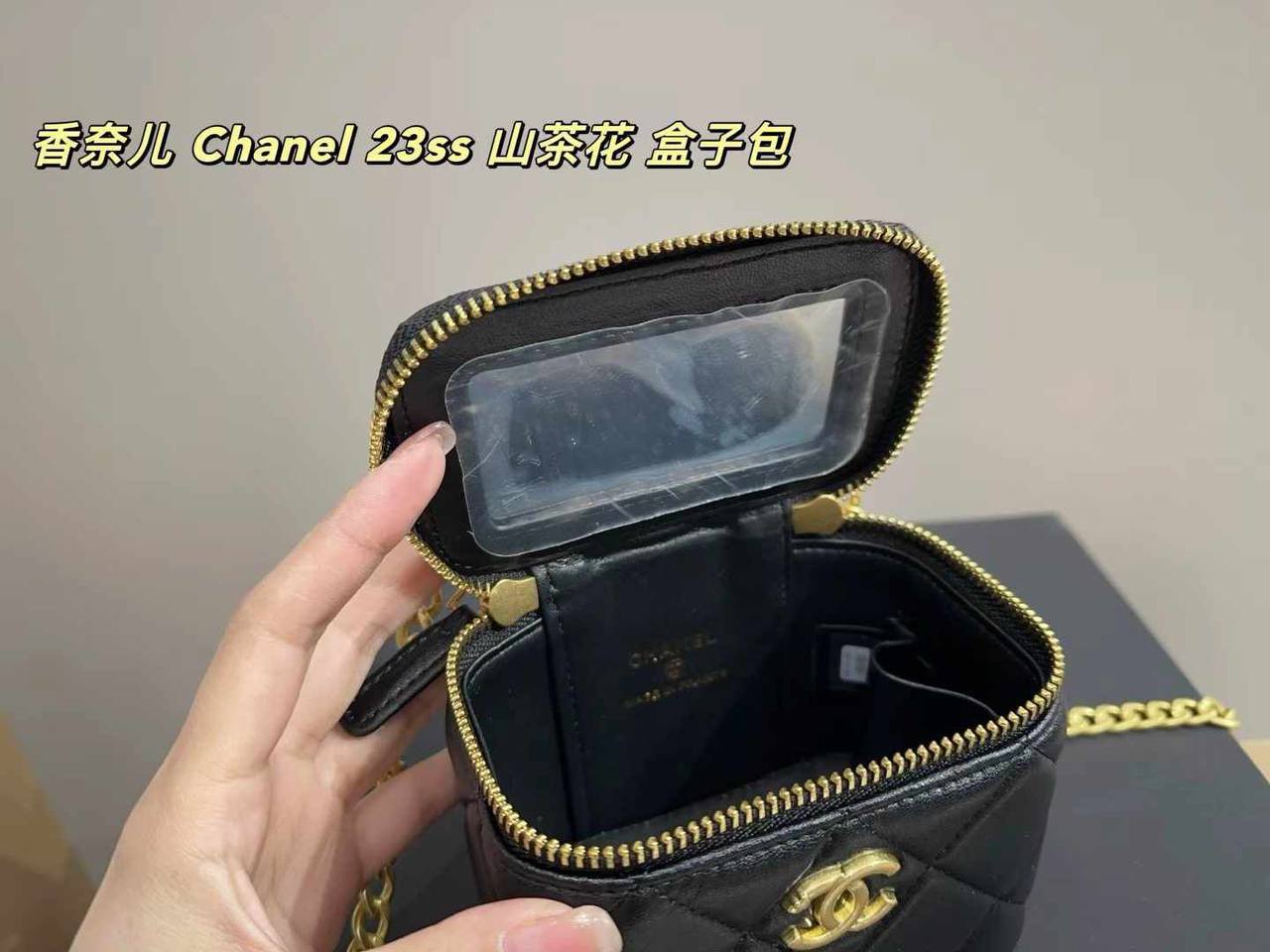 Chanel Makeup Style
95 dhs🪙💕
small size:12*11*7.5
100 dhs🪙💕
big size:17.5*8.5*11
with box
🎁🎁🎁
Very good quality
Zain07
♥️♥️♥️