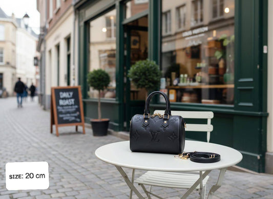 LV
ᴡɪᴛʜ ᴘᴀᴅʟᴏᴄᴋ & ᴋᴇʏ
ɢᴀᴍᴏsᴀ ʟᴇᴀᴛʜᴇʀ ɪɴsɪᴅᴇ
ᴡɪᴛʜ ʟᴏɴɢ ʙᴇʟᴛ sᴛʀᴀᴘ
sɪᴢᴇ: 20 cm
ᴡɪᴛʜ BOX
🎁🎁🎁
95 dhs🪙💚
Zain31
♥️♥️♥️