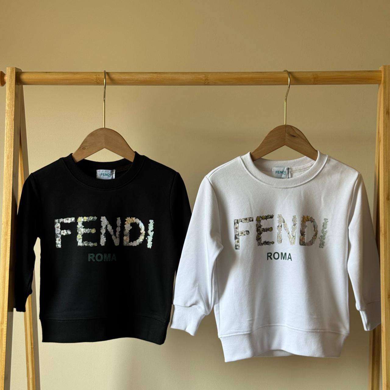 New collection{}
Fendi 🔥
Super master quality 😍
Size:2/ 12years old
230 dhs🪙🖤
Zain261
♥️♥️♥️