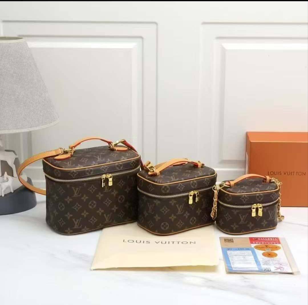 LV
With box
Size S 95 dhs🇦🇪🇦🇪
Size M 100 dhs🇦🇪🇦🇪
Size L 110 dhs🇦🇪🇦🇪
Zain299
♥️♥️♥️