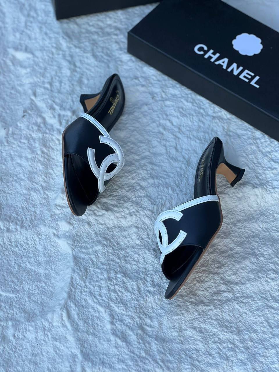 Chanel
𝟑𝐜𝐦
💯high quality
Size 36-37-38-39-40-41
110 dhs💓
Zain86
♥️♥️♥️