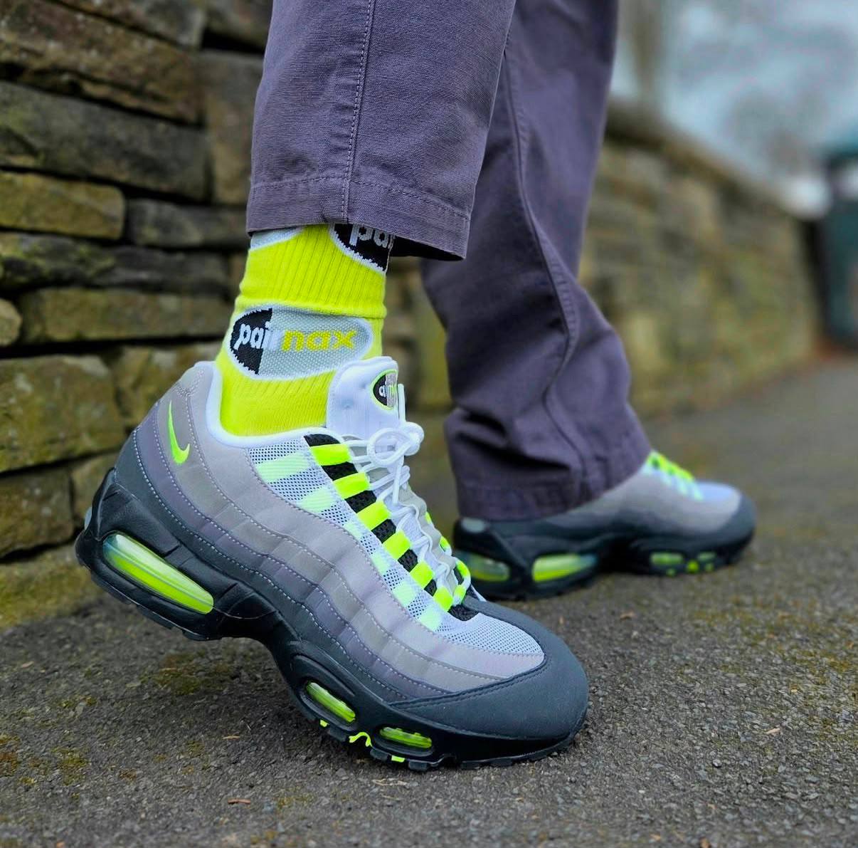 Nike Air Max 95 OG
Big Bubble Neon ,
Size 40-46 ,
200 dhs🇦🇪🇦🇪
Zain18
♥️♥️♥️