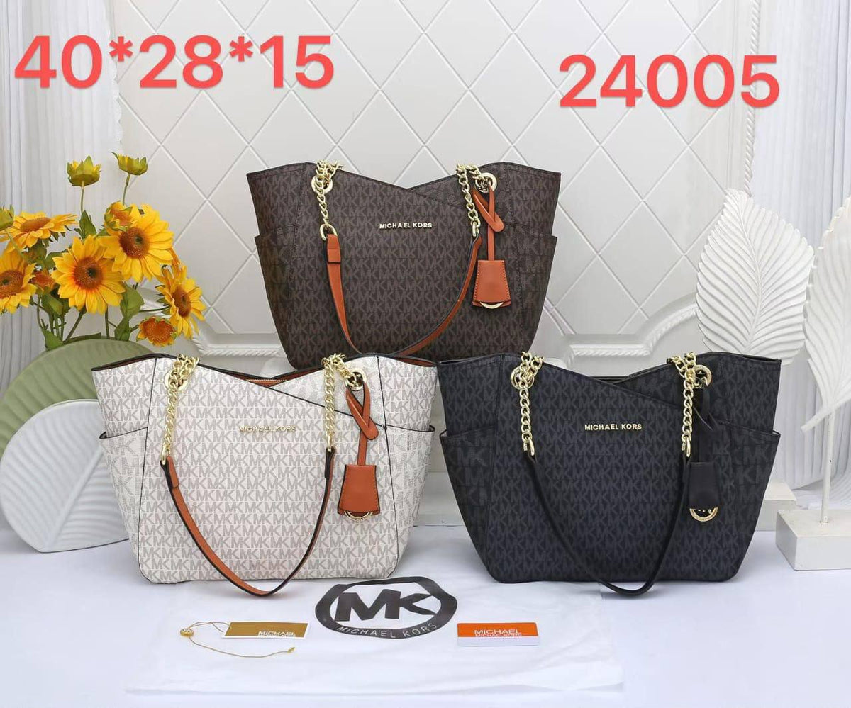 MK
Restock available
105 dhs🇦🇪🇦🇪
Zain13
♥️♥️♥️