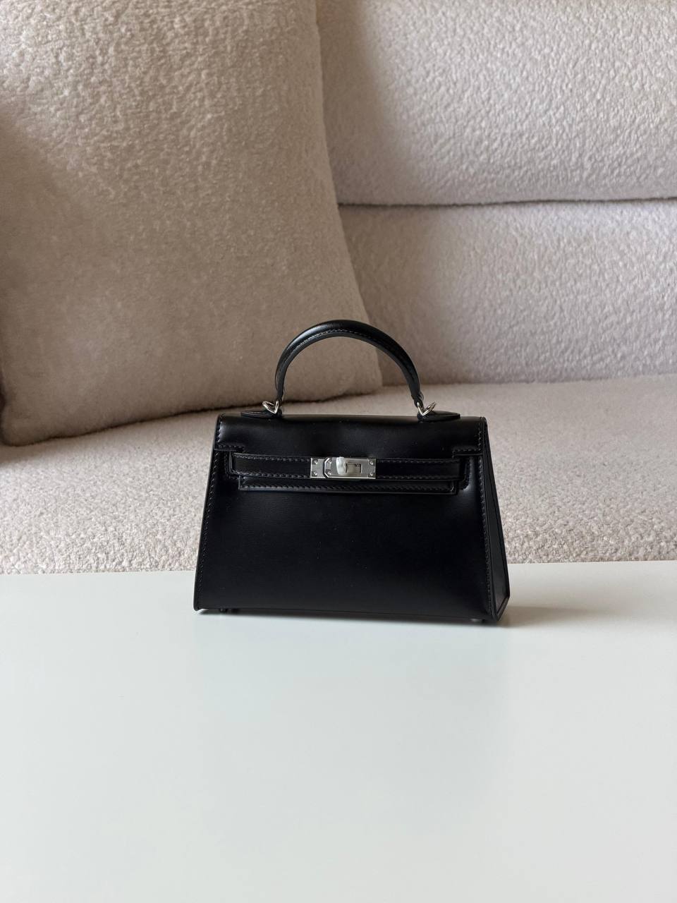 Hermes kelly box 22 cm💥Master quality ✅with box📦
400 dhs💓
Zain52
♥️♥️♥️
