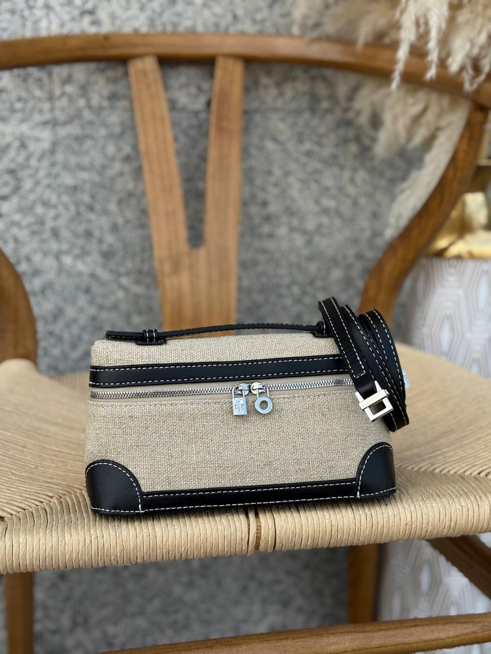 LORO PIANA
20cm
340 dhs🌺
Top quality
With box🎁
Zain167
♥️♥️♥️