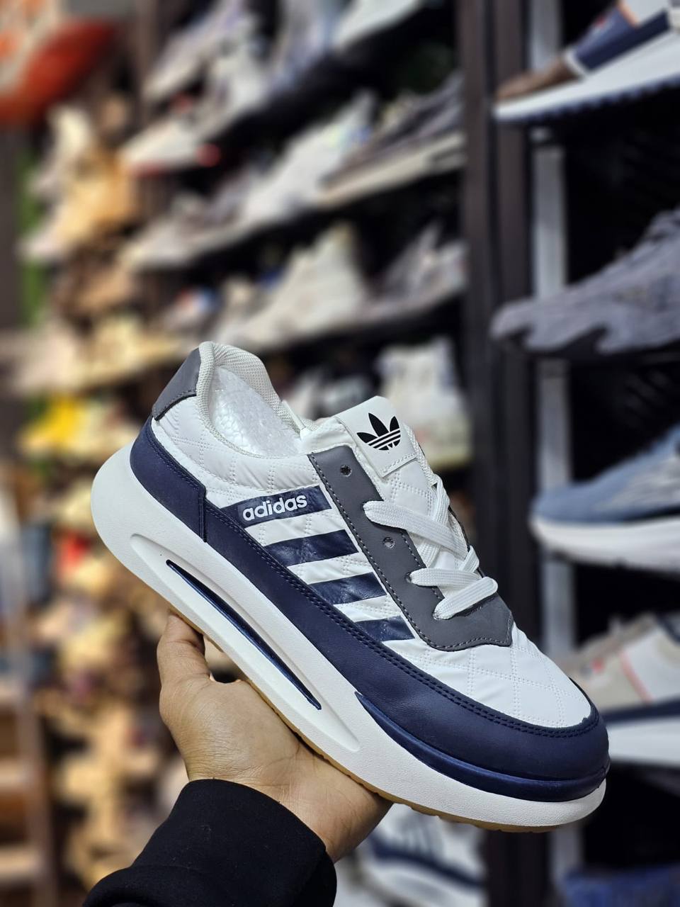 Adidas
Size 39to40
50 dhs✅
Zain163
♥️♥️♥️