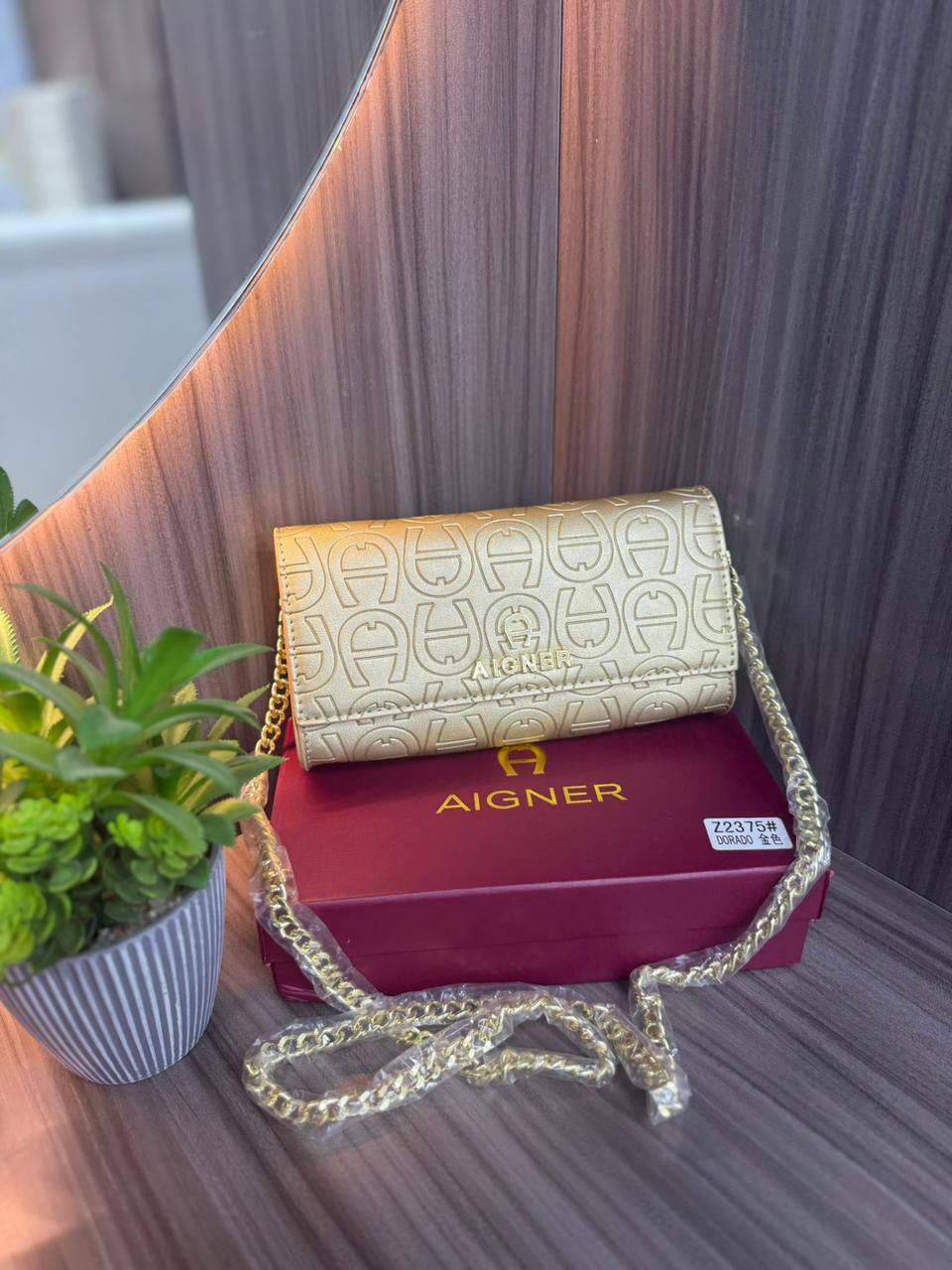 DIOR 
High Quality
NEW CAME  
WITH BOX  
🎁🎁🎁
180 dhs🪙
Zain39
♥️♥️♥️