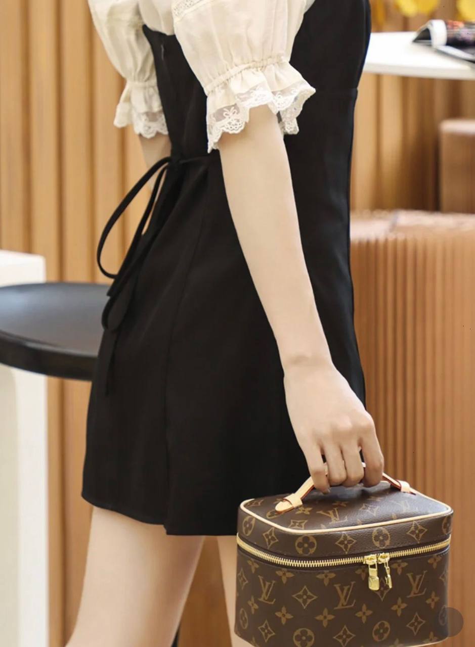 LV
GOOD QUALITY 
WITH BOX 
🎁🎁🎁
BIG SIZE 105 dhs🪙
MEDUIM SIZE 95 dhs🪙
SMALL SIZE  90 dhs🪙
Zain39
♥️♥️♥️