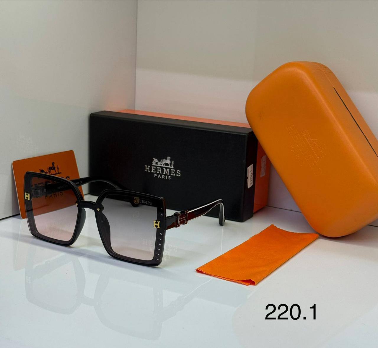 NEW CAMING SUNGLASSES
GOOD QUALITY
50 dhs🪙🌨️
Zain40
♥️♥️♥️