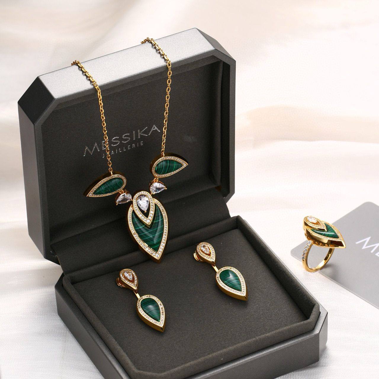 MESIKA SET
Master Quality
NECKLACE
EARRING
RING
With normal box
170 dhs🪙🌨️
With Master box
230 dhs🪙🌨️
Zain89
♥️♥️♥️