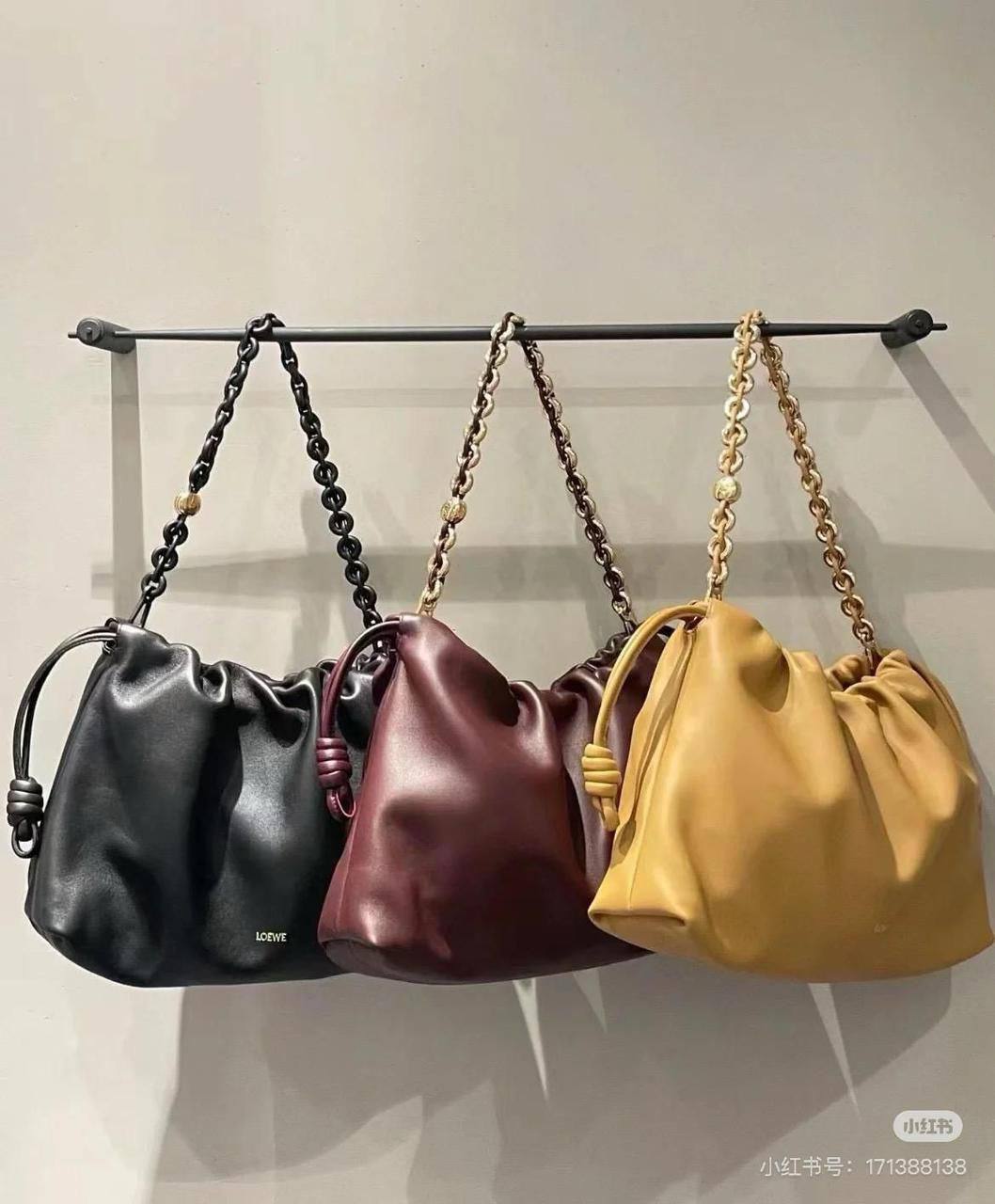 Loewe 💕💕
Master
Big size 40cm 🥰
350 dhs🌺
Zain228
♥️♥️♥️