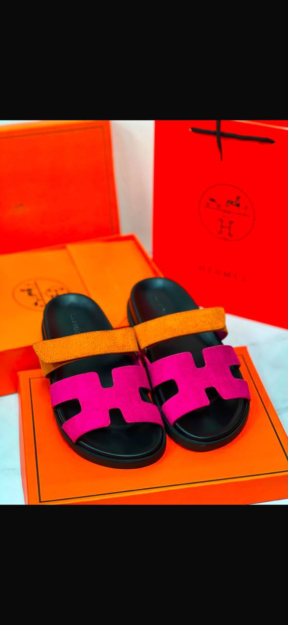 Hermes Ladies Slipper
Size:36 to 42
100 dhs🇦🇪❤️
Zain241
♥️♥️♥️