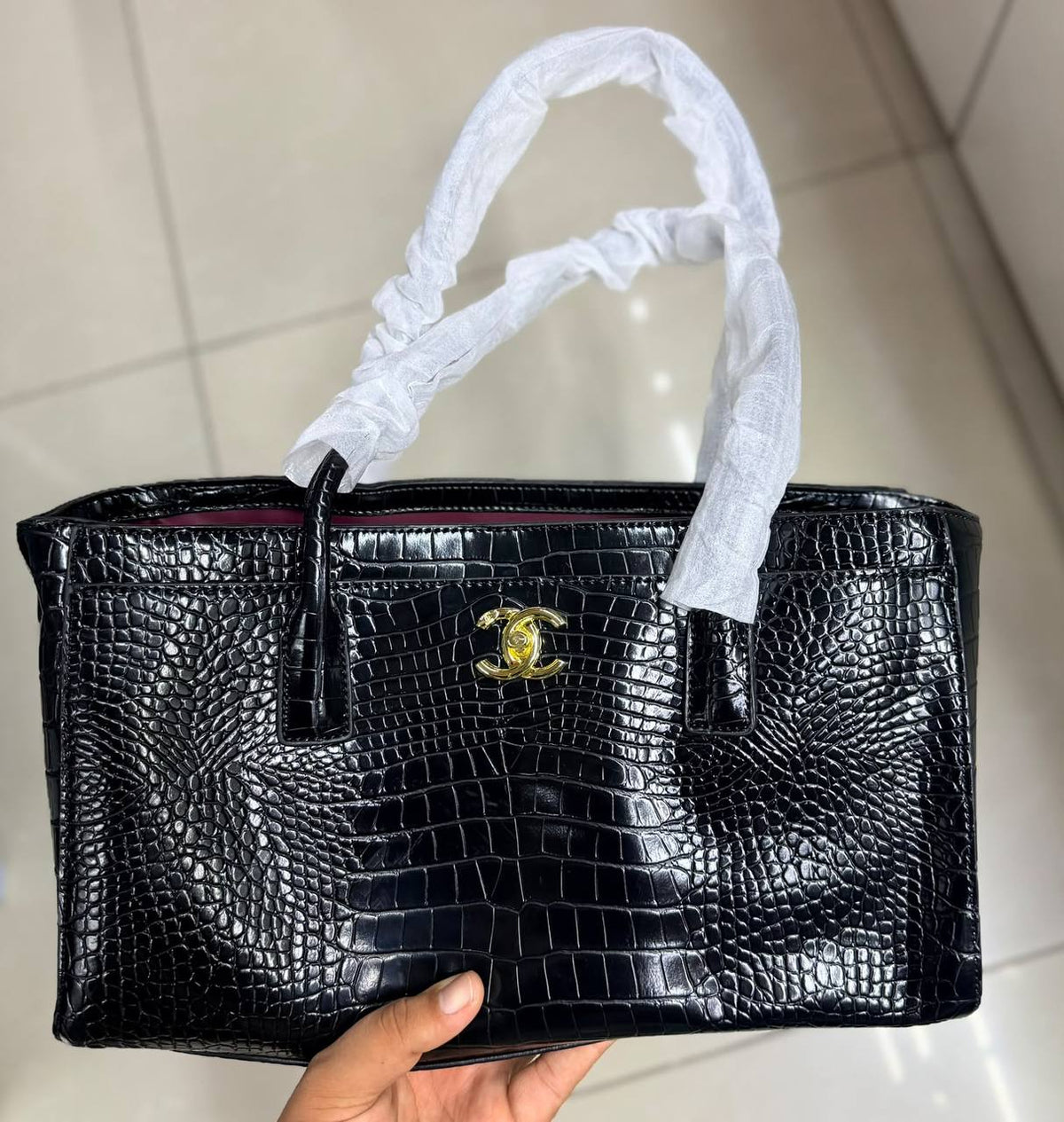 Chanel
120 dhs
Zain175
♥️♥️♥️