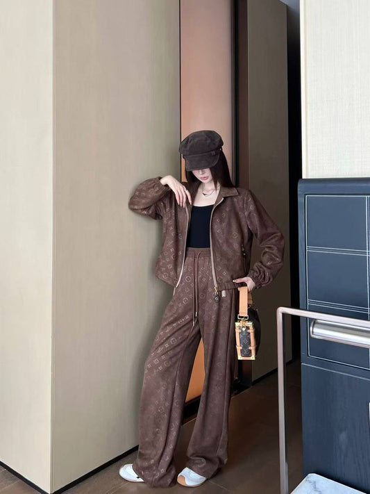 Lv set master
New collections 💕💕 *price 280 dhs
*good quality
*Sizes:S M L xl*
*AVAILABL
Zain231
♥️♥️♥️