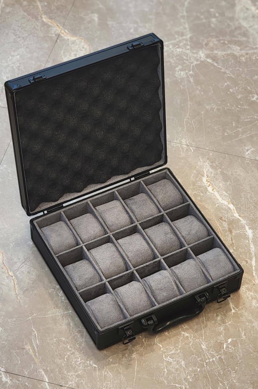 Watches Box
good quality
220 dhs🪙💕
Zain59
♥️♥️♥️