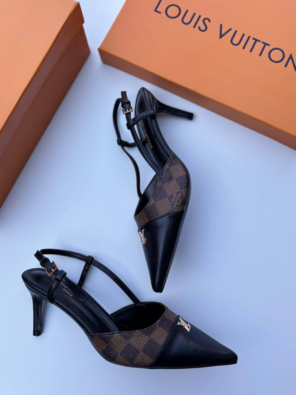LV
140 dhs🪙💚
Size 36-42
Zain55
♥️♥️♥️