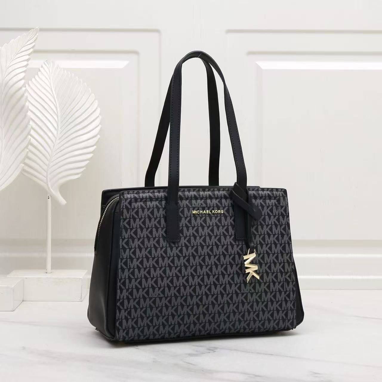 MK
GOOD QUALITY
110 dhs💓
Zain39
♥️♥️♥️