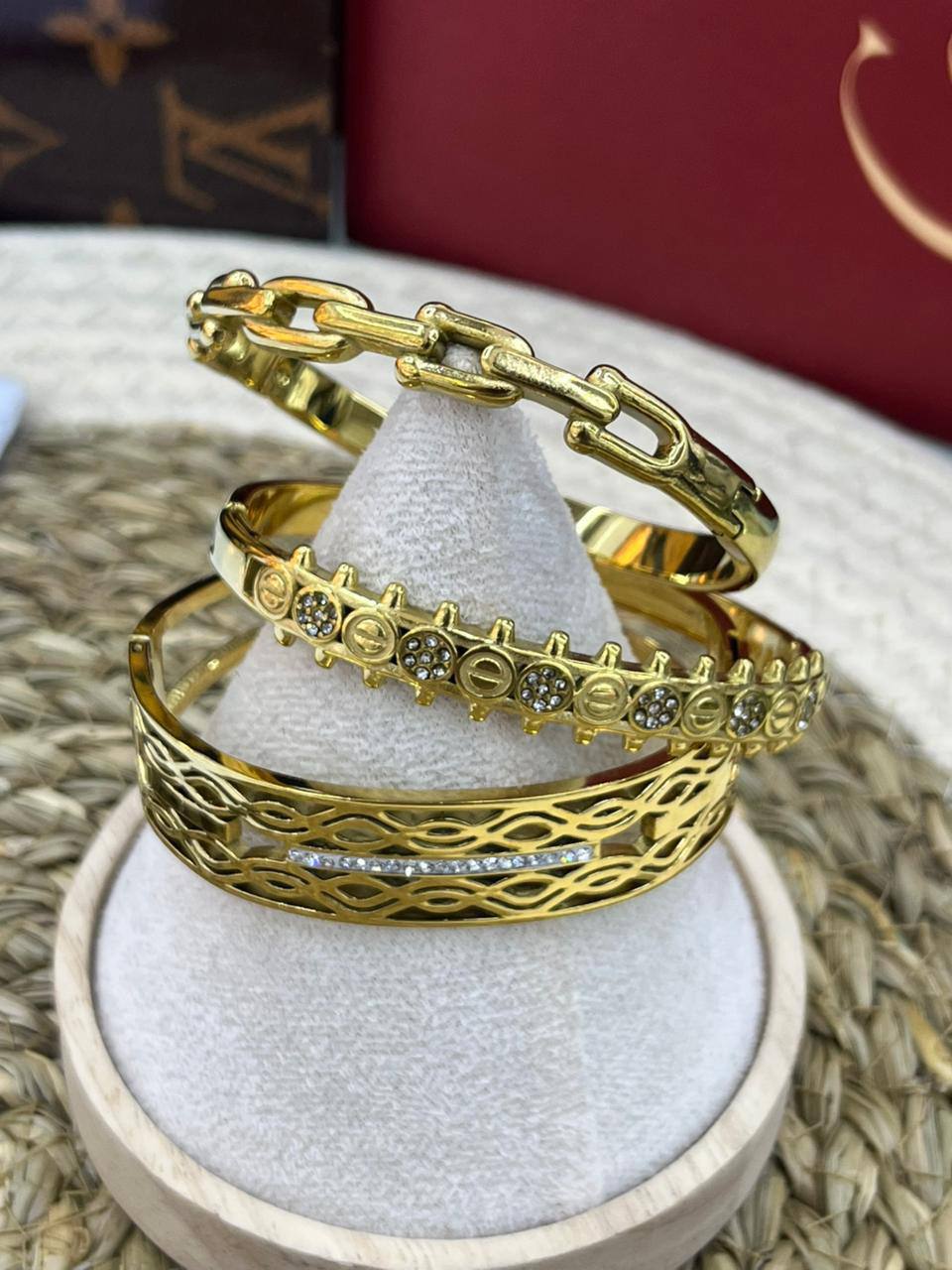 BANGLE’S
New Arrival 🍃
20 dhs🪙🌨️
Zain263
♥️♥️♥️