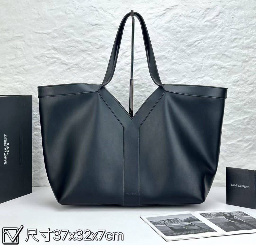YSL
300 dhs🇦🇪
#37cm

Zain228
♥️♥️♥️