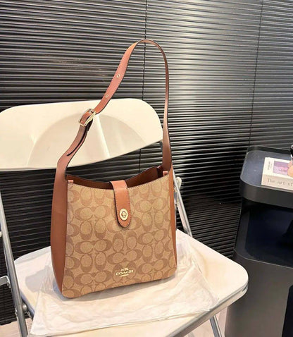 COACH 

NEW CAME GOOD QUALITY 

WITH BOX 
🎁🎁🎁

90 dhs🇦🇪

Zain39
♥️♥️♥️