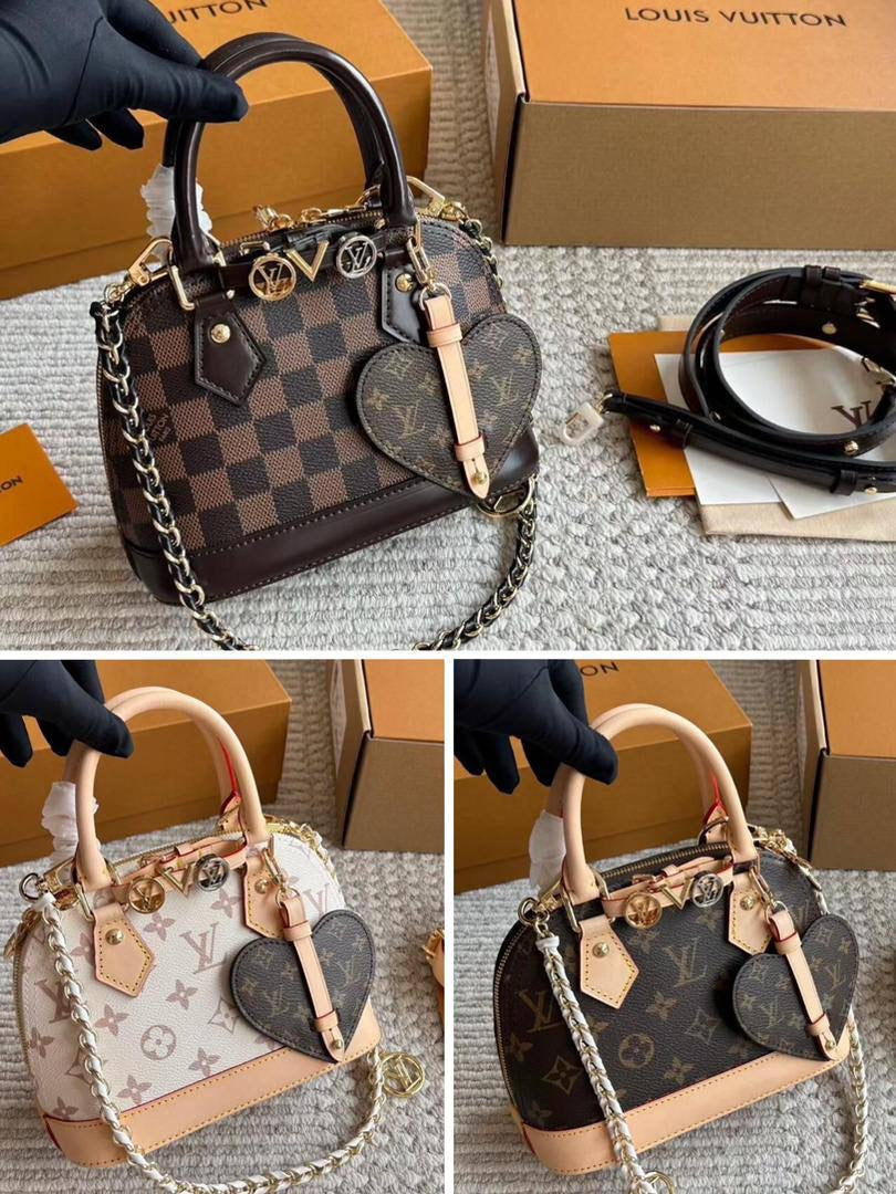 LV
105 dhs🇦🇪

with box
🎁🎁🎁

size 20×10×13cm

Zain42
♥️♥️♥️