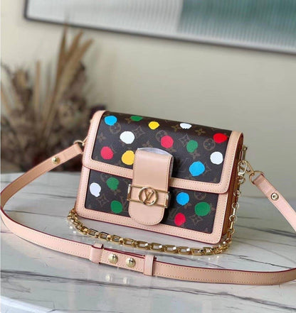 LV
NOW SPECIAL OFFER 
With leather
130 dhs🇦🇪

Zain39
♥️♥️♥️