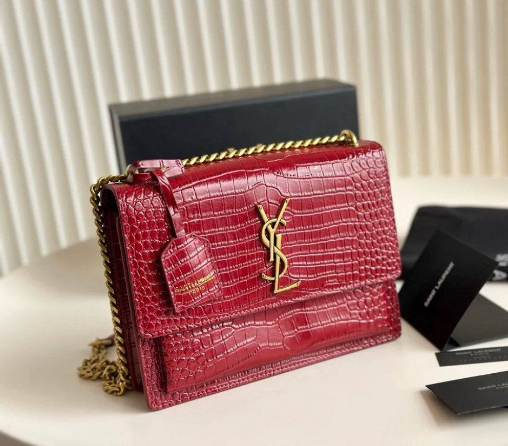 YSL

95 dhs🇦🇪

Good quality 
with box
🎁🎁🎁

Zain35
♥️♥️♥️