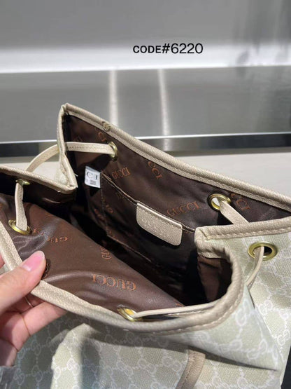 GUCCI BAGPACK
ғʟᴀᴘ ʙᴏᴛᴛᴏɴ ᴋɴᴀᴘsᴀᴄᴋ
sɪᴢᴇ : 28 cm

75 dhs🪙

Zain31
♥️♥️♥️
