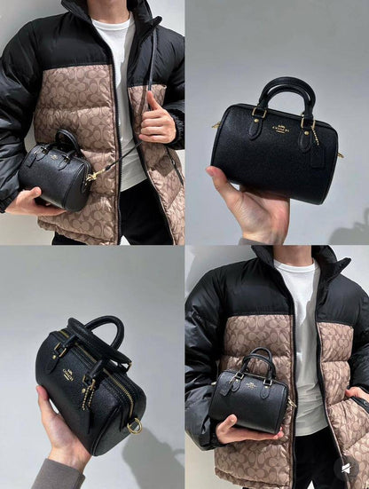 Coach

85 dhs🇦🇪

with box
🎁🎁🎁

size 18×10×12cm

Zain213
♥️♥️♥️