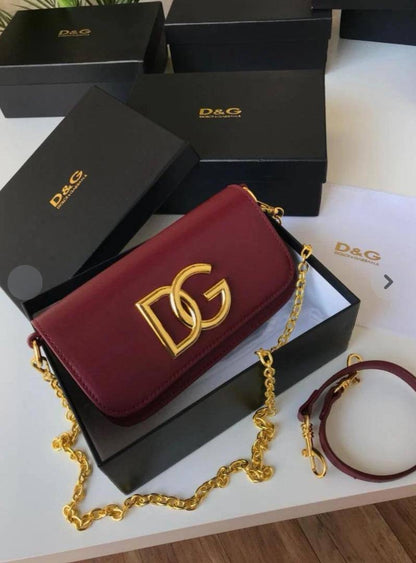 D&G

90 dhs🇦🇪

Good quality 

with box
🎁🎁🎁

Zain35
♥️♥️♥️