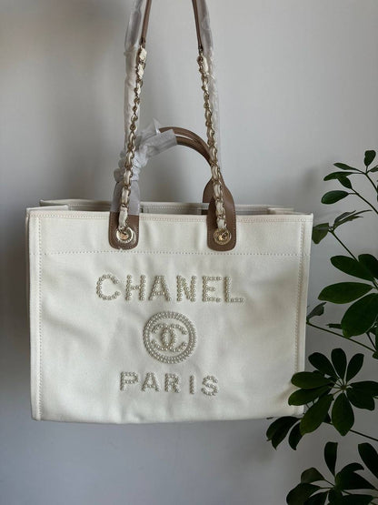 CHANEL MASTER
*38 Cm*
*AVAILABLE NOW*
For Price 👇 WTSP Text Zain 0568585901

Zain257
♥️♥️♥️