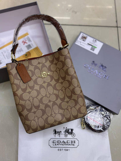 offer Coach Mollie / YSL
Size: 21.5 * 20.5  cm
80 dhs🇦🇪
with box🎁

Zain115
♥️♥️♥️