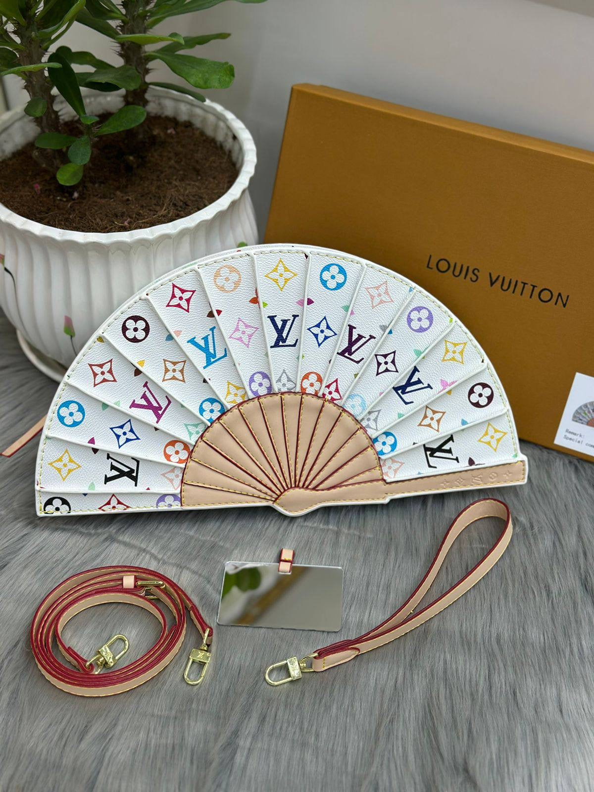 LV
SIZE  ……… 36  CM 
130 dhs🇦🇪

with BOX
🎁🎁🎁

Zain244
♥️♥️♥️