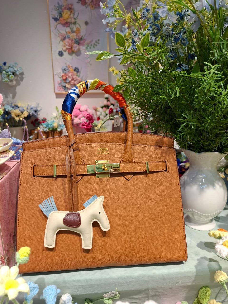 Hermes
30cm
Horse doll + Scarve
120 dhs🇦🇪

Zain44
♥️♥️♥️