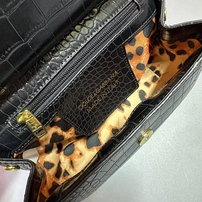 D&G
high quality 

with box 
🎁🎁🎁

100 dhs🪙💕

Zain39
♥️♥️♥️