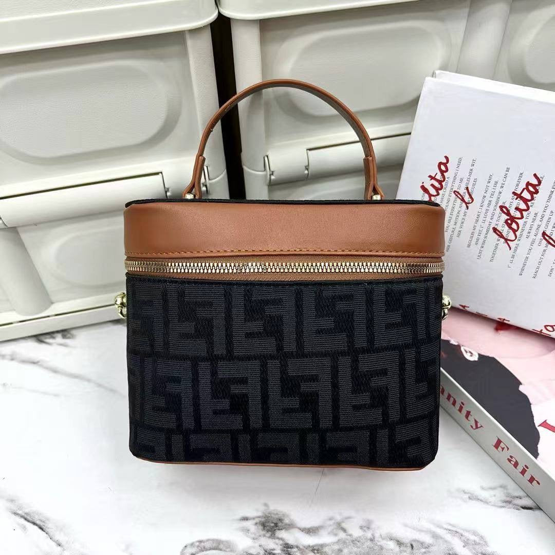 Fendi
65 dhs🇦🇪

Zain22
♥️♥️♥️