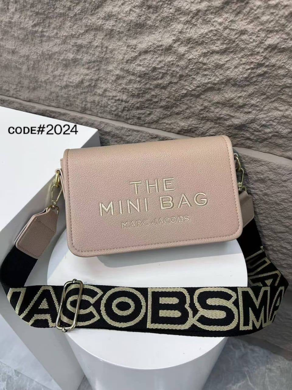 March Jacobs
ᴛʜᴇ ᴍɪɴɪ ʙᴀɢ
ᴄʀᴏss ʙᴏᴅʏ ʙᴀɢ
ᴍᴀᴛᴛᴇ ʟᴇᴀᴛʜᴇʀ ᴍᴀᴛᴇʀɪᴀʟ
sɪᴢᴇ : 22 cm

70 dhs🇦🇪

Zain31
♥️♥️♥️