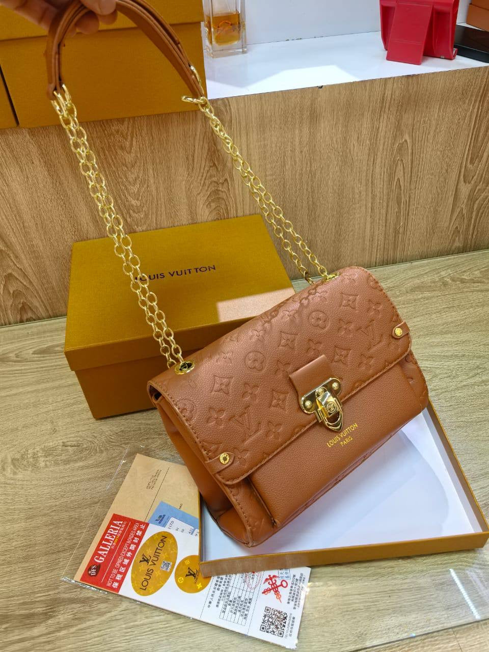 LV

With box 
🎁🎁🎁

90 dhs🇦🇪

Zain217
♥️♥️♥️