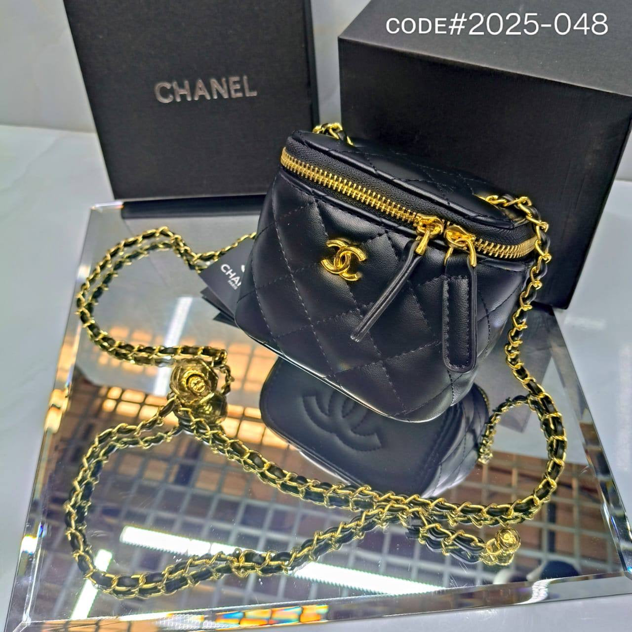 CHANEL ᴍɪɴɪ ᴠᴀɴɪᴛʏ
sʟɪɴɢ ᴄʀᴏssʙᴀɢ
ɢᴏʟᴅ ʜᴀʀᴅᴡᴀʀᴇ
sɪᴢᴇ : 11.5 cm
ᴡɪᴛʜ BOX
🎁🎁🎁

70 dhs🪙

Zain31
♥️♥️♥️