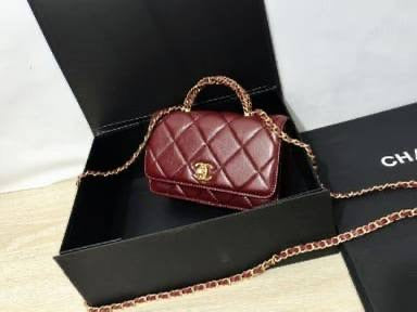 Chanel
95 dhs🪙

with box

🎁🎁🎁

high quality

Zain26
♥️♥️♥️