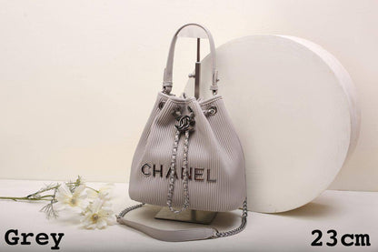 Chanel ʙᴜᴄᴋᴇᴛ ʙᴀɢ
 ʜᴀɴᴅʟᴇ/ ʟᴏɴɢᴄʜᴀɪɴ
sɪʟᴠᴇʀ ʜᴀʀᴅᴡᴀʀᴇ 
ᴡɪᴛʜᴏᴜᴛ ʙᴏx

sᴏғᴛ ʟᴇᴀᴛʜᴇʀ 
sɪᴢᴇ:23ᴄᴍ
100 dhs🇦🇪

Zain56
♥️♥️♥️