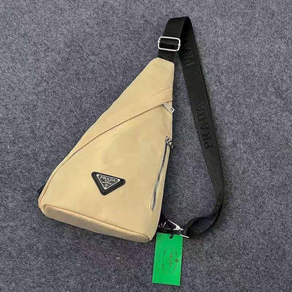 Prada
36*22* 7 cm
50 dhs🇦🇪

Zain17
♥️♥️♥️