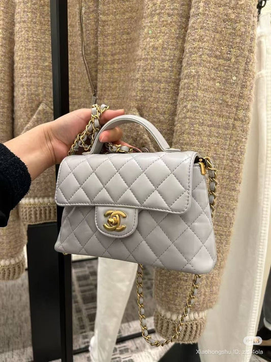.
CHANEL
SUPER MASTER QUALITY 🔥🔥
WITH FULL PACKAGING 🎁
For Price 👇 WTSP Text Zain 0568585901

Zain255
♥️♥️♥️