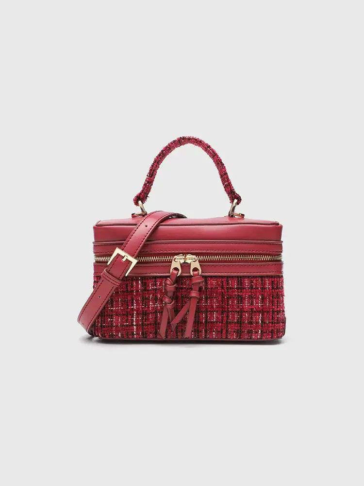 🎉 Offer 🎊  Loro Piana
High Quality 
Size : 19 *  12.5 * 7 cm
70 dhs🇦🇪

Zain115
♥️♥️♥️