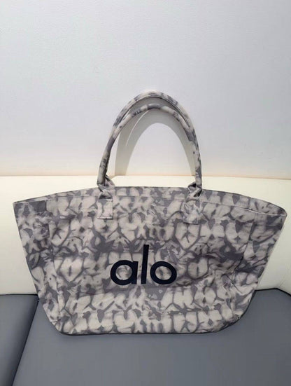 ALO

70 dhs🇦🇪

size 68×16×36cm

Zain42
♥️♥️♥️