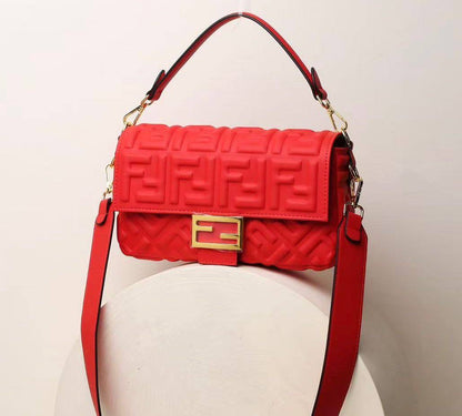 FENDI 

NEW CAME GOOD QUALITY 
WITH BOX 
🎁🎁🎁

100 dhs🇦🇪

SIZE: 26cm

Zain39
♥️♥️♥️
