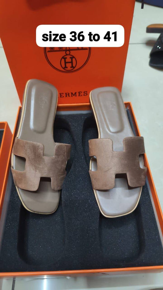 Hermes 

size 36 to 41

75 dhs🪙

Zain103
♥️♥️♥️