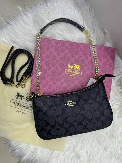 🎉 Offer 🎊 Coach 
Size : 24 * 16 cm
70 dhs🇦🇪
with box🎁

Zain115
♥️♥️♥️