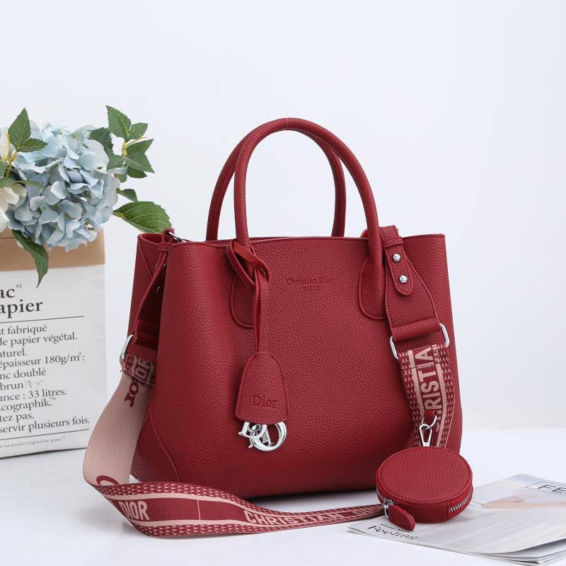 DIOR 
GOOD QUALITY 
115 dhs🪙💕

Zain39
♥️♥️♥️